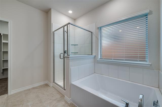 Building Photo - 1600 Bleriot Ct