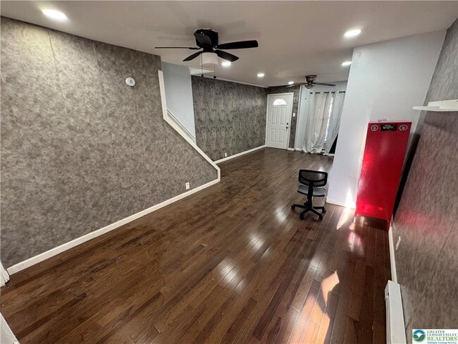 Building Photo - 420 E Ct St