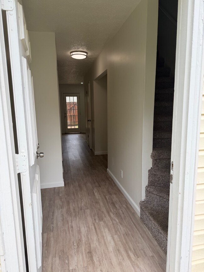 Building Photo - 9128 Cedarpark Ln NW