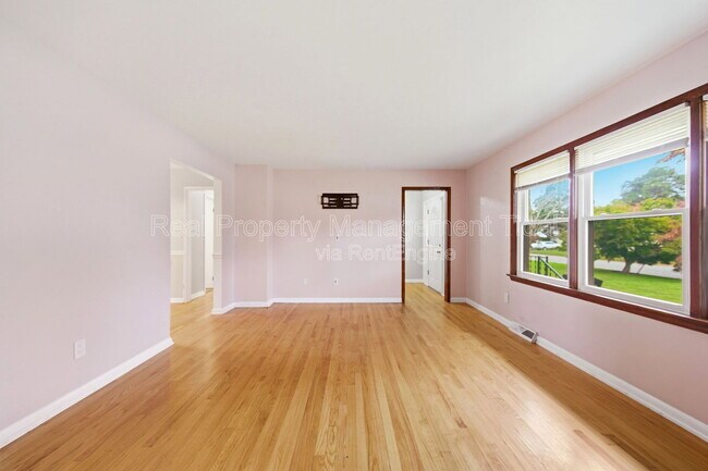 Building Photo - 41 Wendfield Cir
