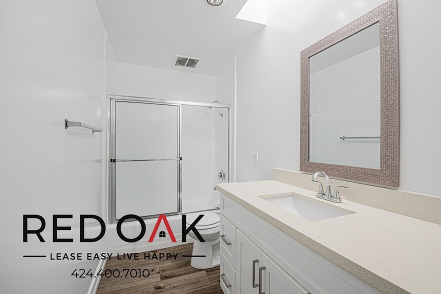 Building Photo - 15101 Magnolia Blvd