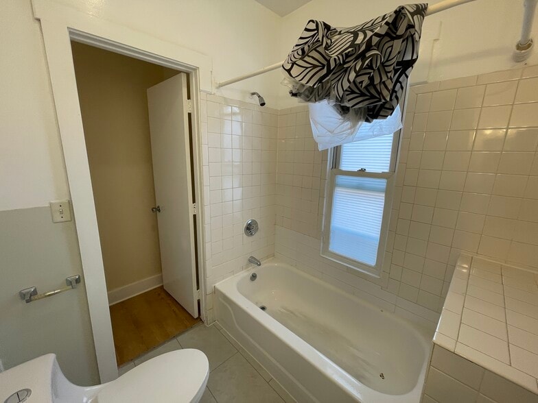 Building Photo - 327 Greenwich Ave