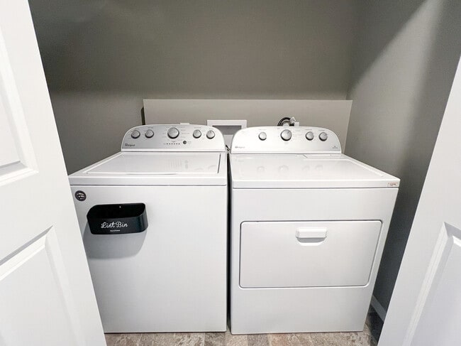 Building Photo - 2371 Irontree Pl