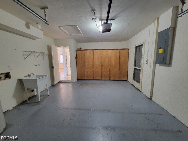 Building Photo - 202 Eaglesmere Dr