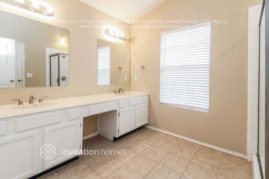 Building Photo - 411 Merritt St