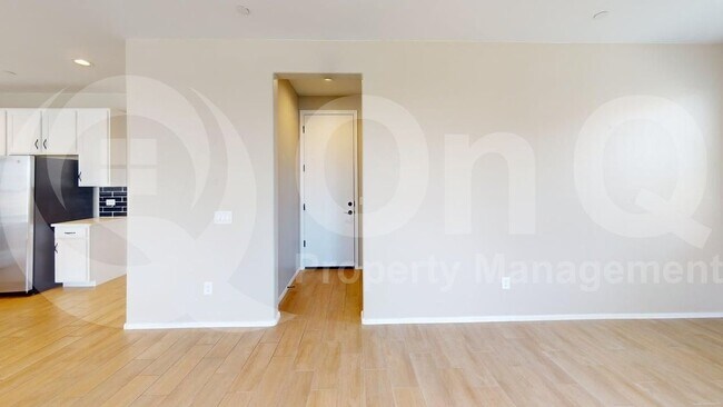 Building Photo - 10587 W Chadwick Dr
