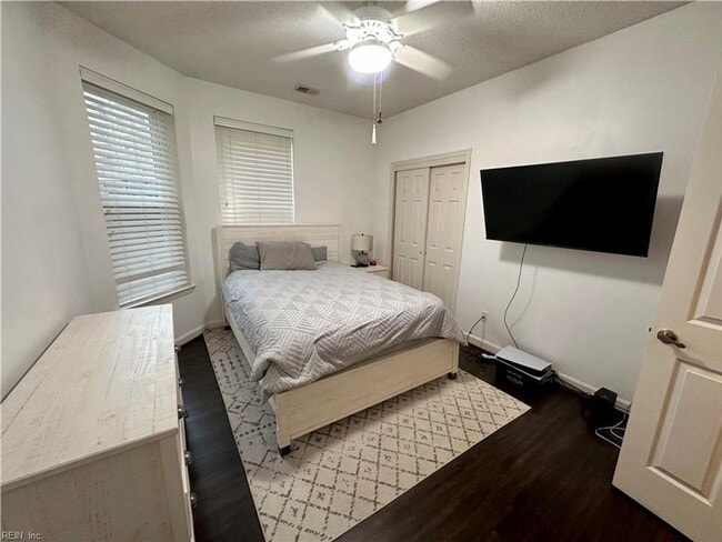 Building Photo - Bay View First Floor Condo