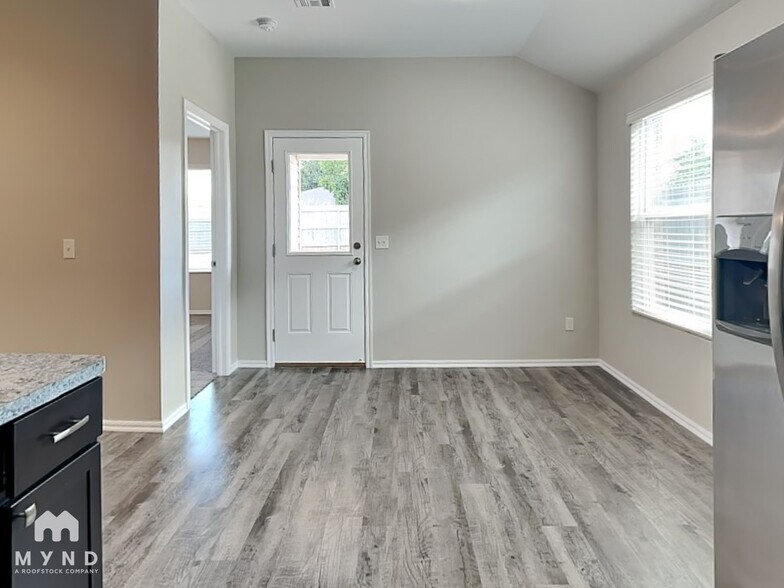 Building Photo - 1712 Lanesboro Dr