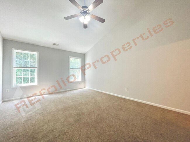 Building Photo - Wonderful 4 Bedroom 2.5 Bath, With Fresh P...