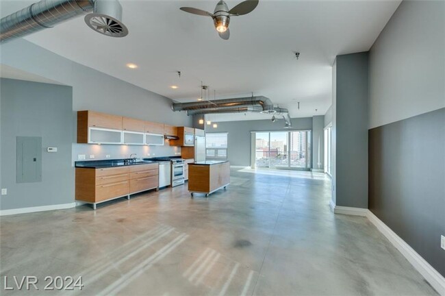 Building Photo - NEWPORT LOFTS--MAGNIFICENT PANORAMIC VIEWS...