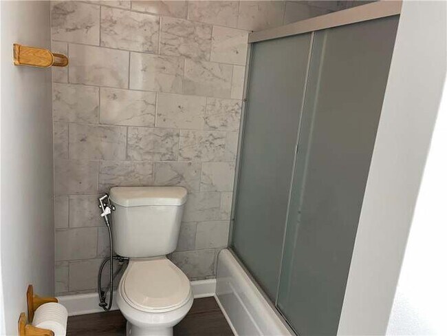 Bath Room - 3117 Colonial Way