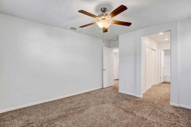 Building Photo - 8154 Laurel Willow Ln