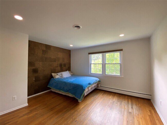 Building Photo - 213 Fort Lee Pl