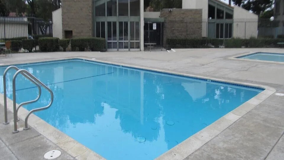 Building Photo - 2436 Bolker Dr