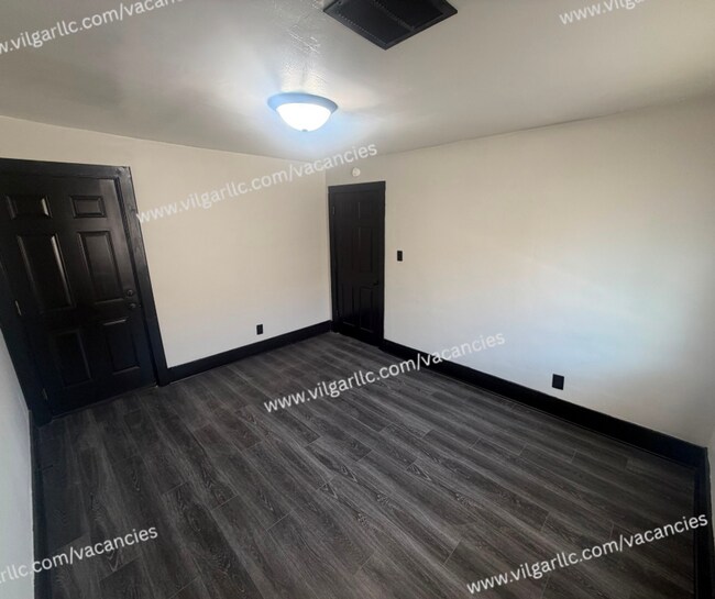 Building Photo - 5035 Tod Ave