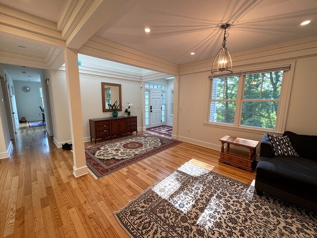 Building Photo - 31 Green Meadow Dr