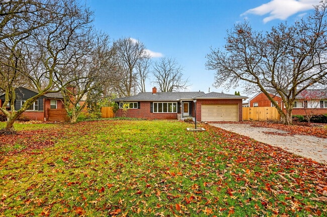 Building Photo - 3637 Sunset Dr