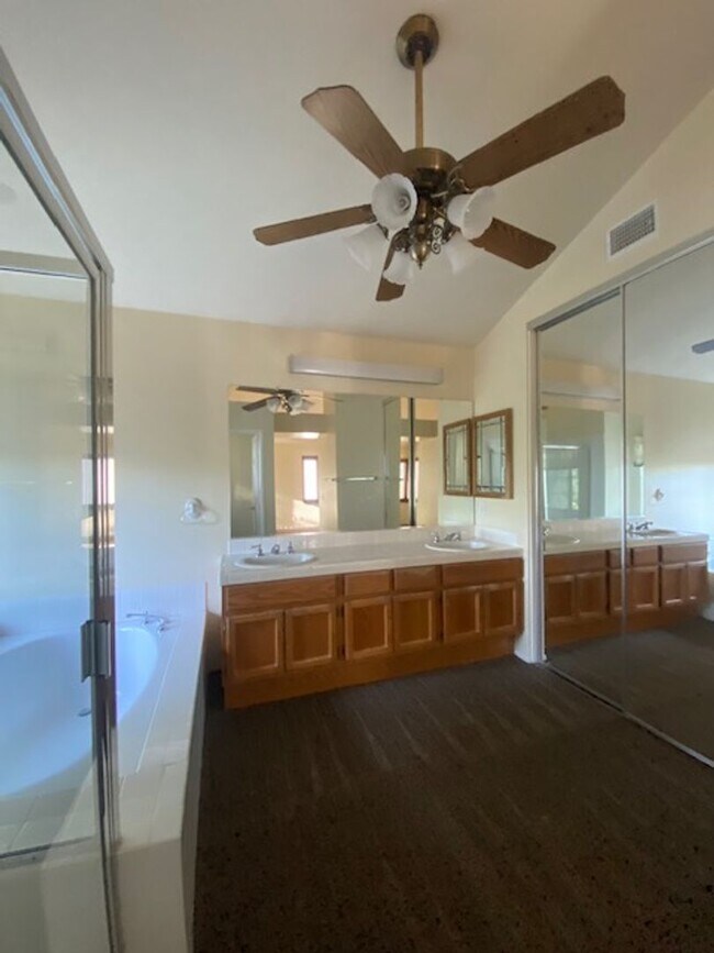 Building Photo - Moreno Valley 4 Bedroom Home Located in Sunnymead Ranch