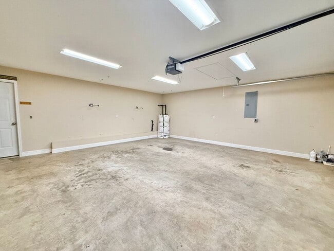 Building Photo - 821 Amburn Meadows Ln