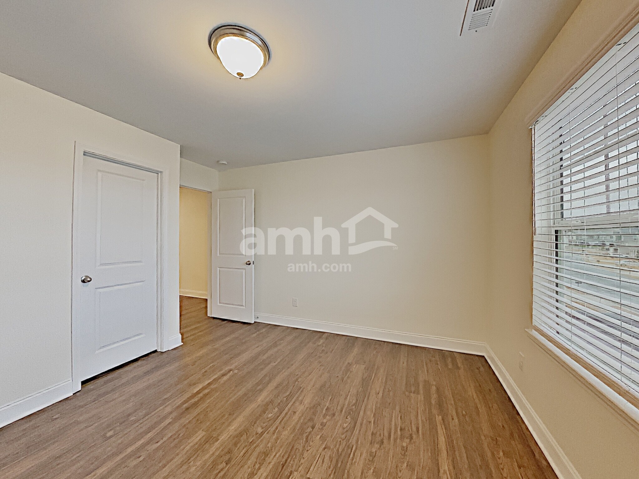 Building Photo - 444 Charity Ln