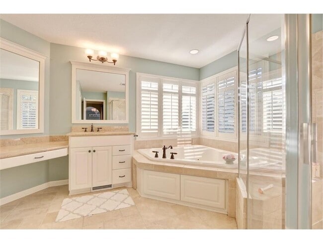 Building Photo - 10617 Sonoma Ridge