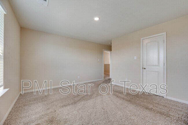 Building Photo - 247 Enchanted Way