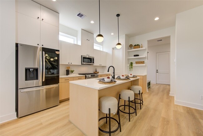 Primary Photo - 5415 Arapahoe St