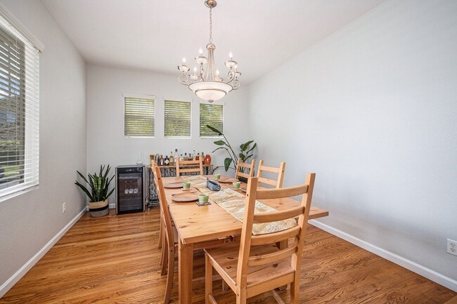 Building Photo - Gorgeous 5 Bedroom 4 Bathroom Single-Family Home in Lowry
