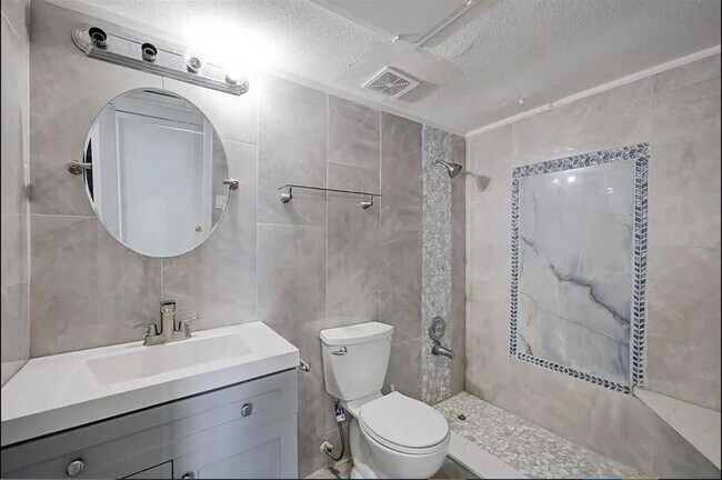 Building Photo - 9550 Deering Dr