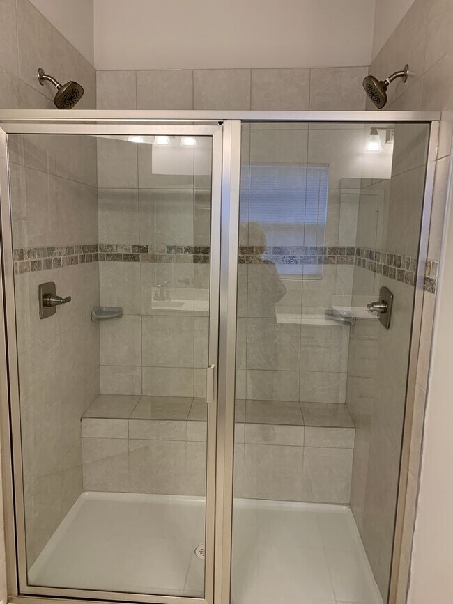 Building Photo - AUGUST SPECIAL!!! 4-bedroom, 3.5-bath town...