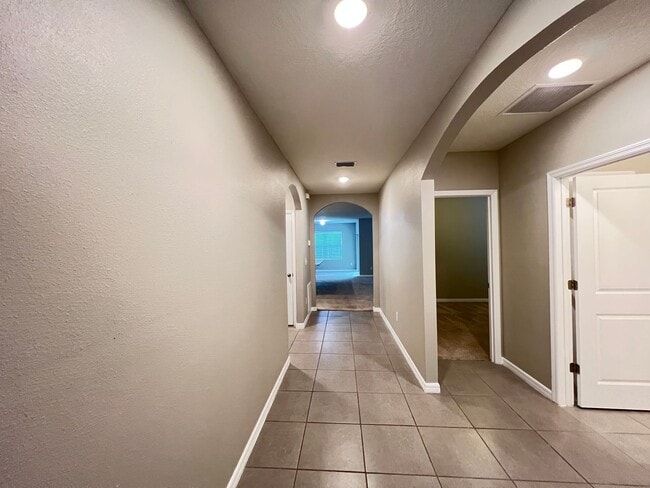 Building Photo - Beautiful, 3 Bedroom Home!!