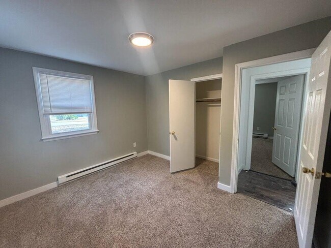 Building Photo - 180 N Main St