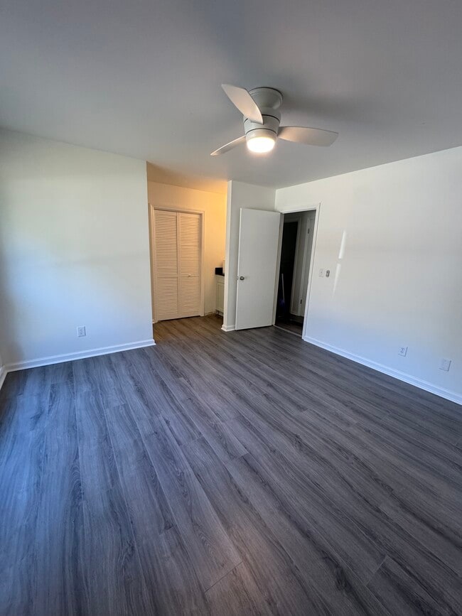 Building Photo - 1038 Point Of Lgt Ln