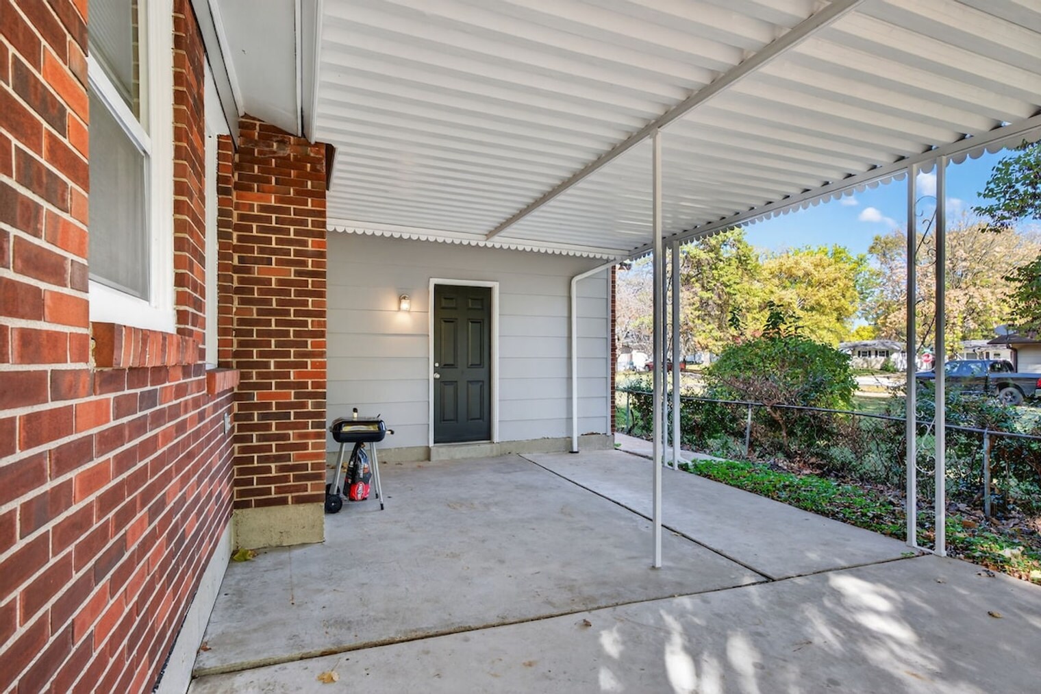 Building Photo - 1415 Lindsay Ln