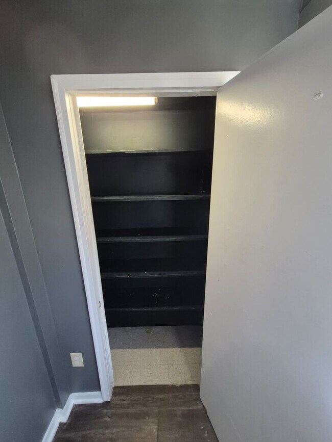 Building Photo - 348 Berry Ave