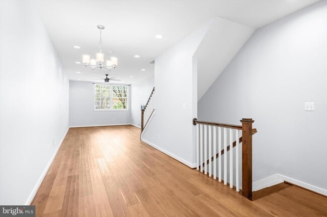 Building Photo - 2317 E Fairmount Ave