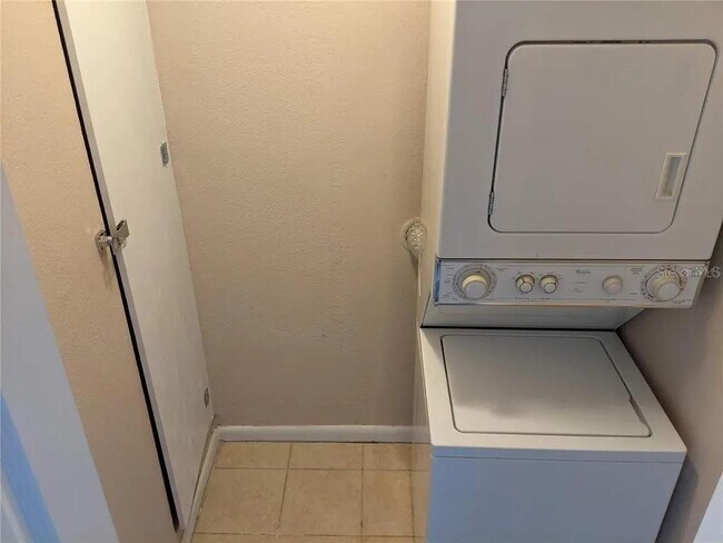 Building Photo - 507 NW 39th Rd