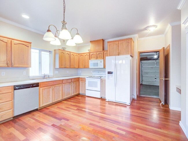 Building Photo - 1011 117th Streetcourt E