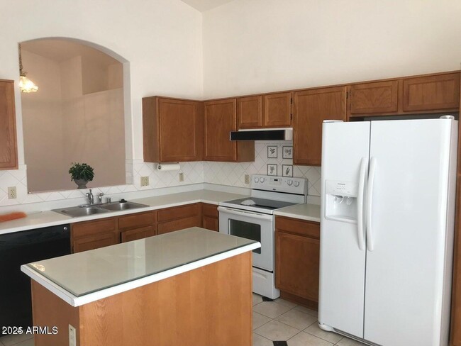 Building Photo - 7160 W La Senda Dr