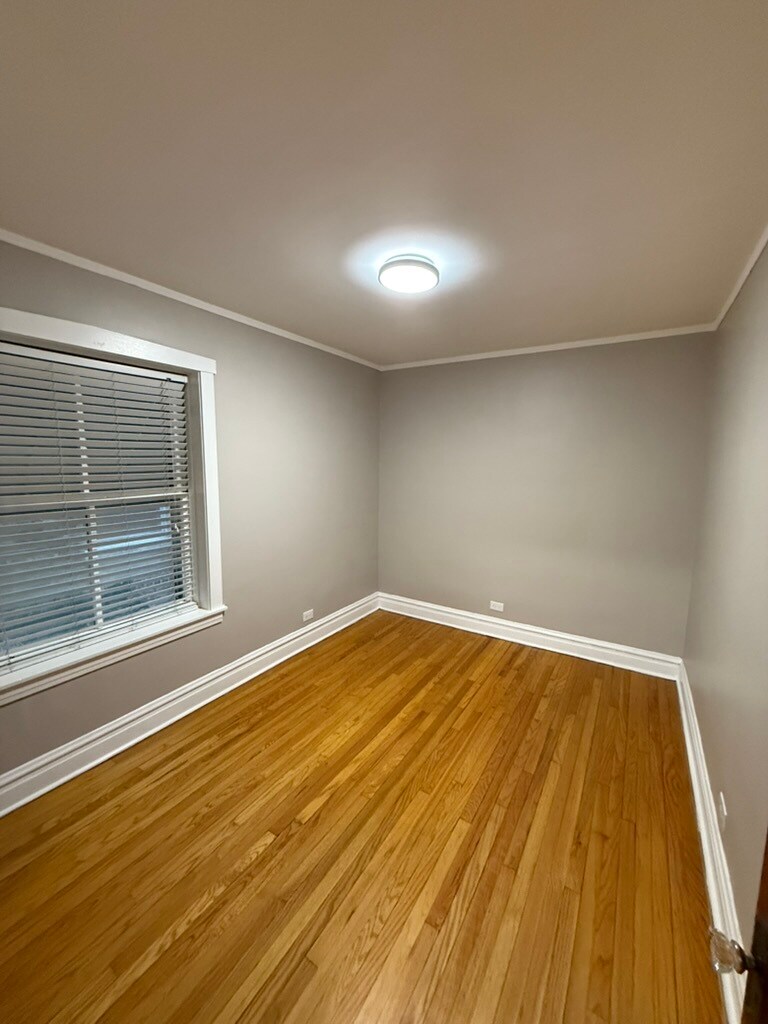 Building Photo - 5545 N Luna Ave