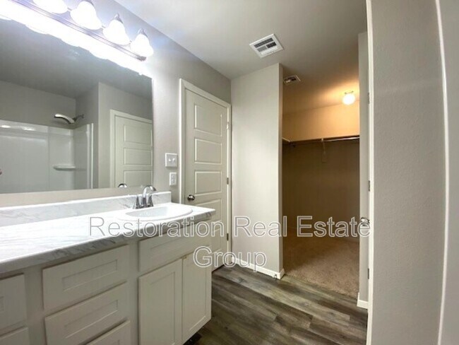 Building Photo - 10010 E 108th Pl N