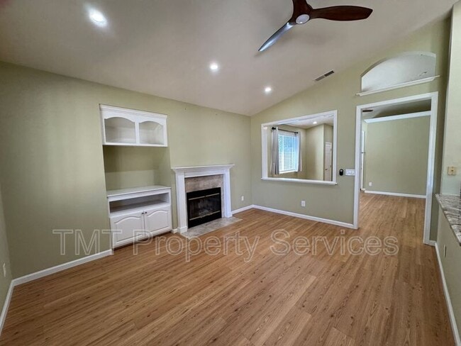 Building Photo - 301 Brimfield Ct