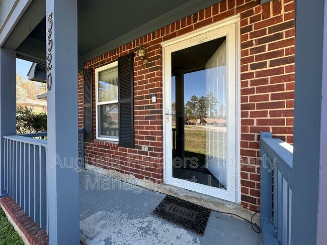 Building Photo - 3520 Stafford Dr