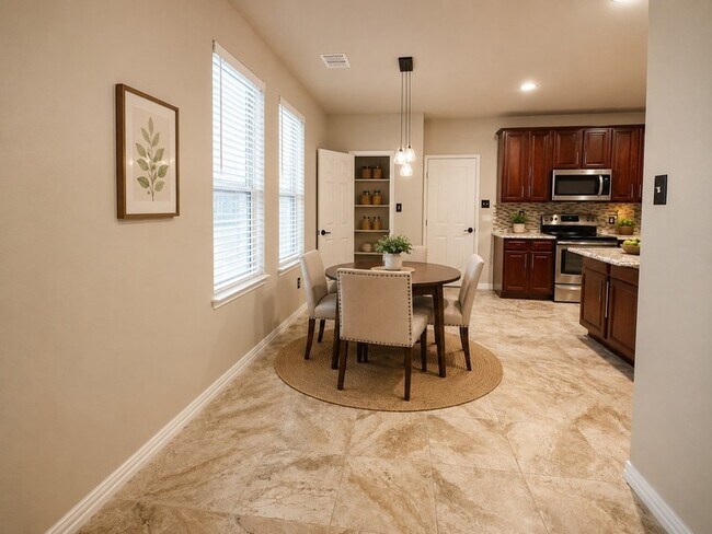 Building Photo - 1114 Hidden Creek Dr