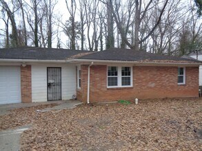 Building Photo - 2 Bedroom 1 bath home