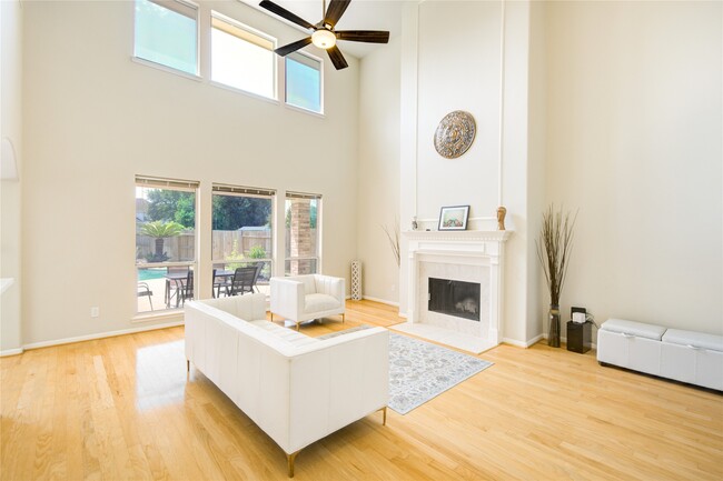 Building Photo - 14411 Chartley Falls Dr