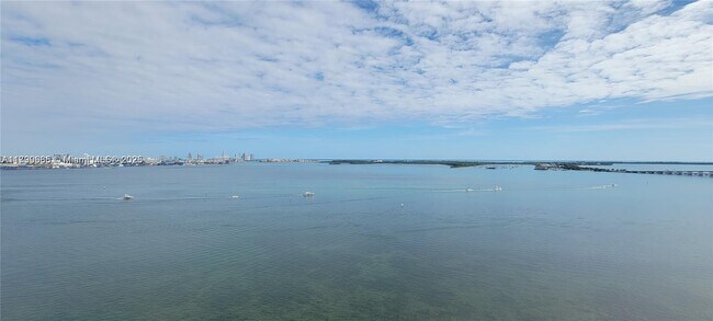 Building Photo - 1331 Brickell Bay Dr