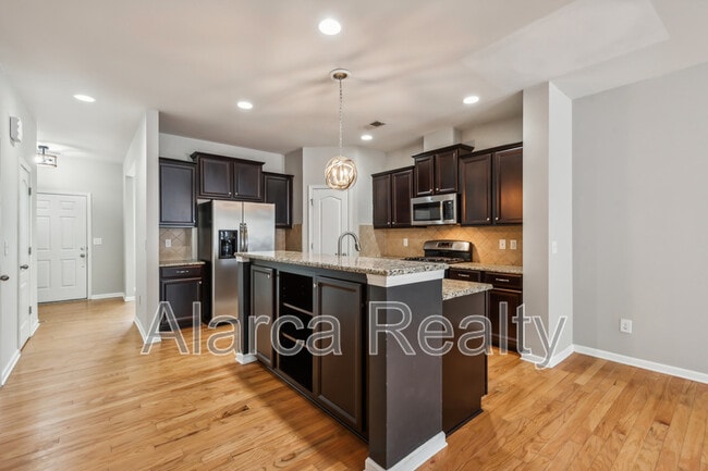 Building Photo - 8285 Viewpoint Lane