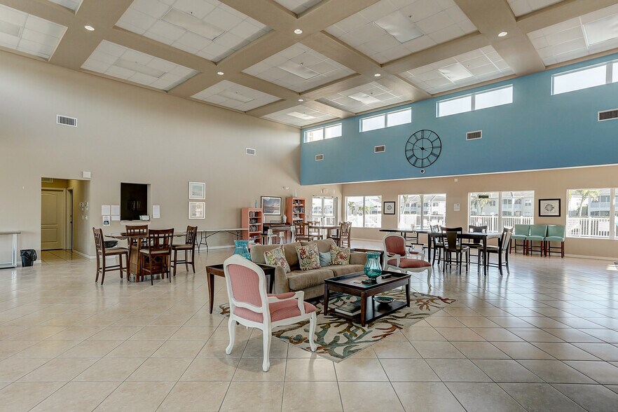 Building Photo - 6634 7th Avenue Cir W