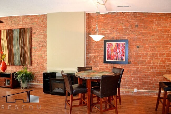 Building Photo - 274 1/2 25th Street, 1